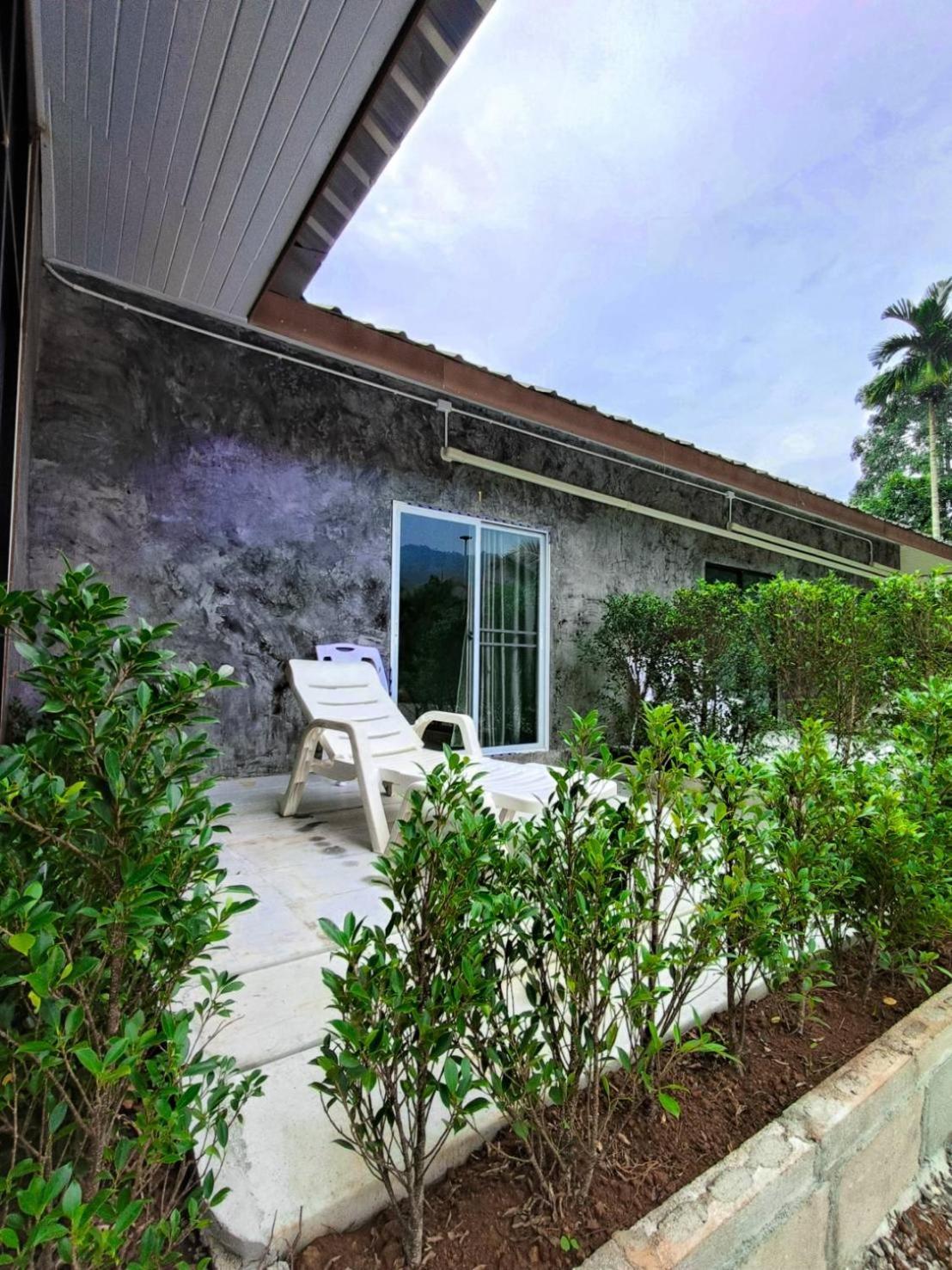 Khaosok Farmstay Khao Sok National Park Exterior photo